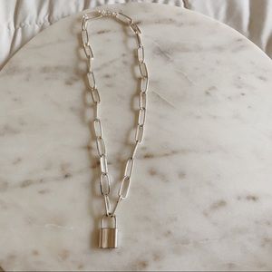 2/$20!💫 silver lock necklace✨